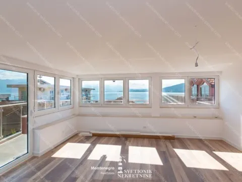 Sale, two bedroom apartment, 96m², Đenovići, Herceg Novi