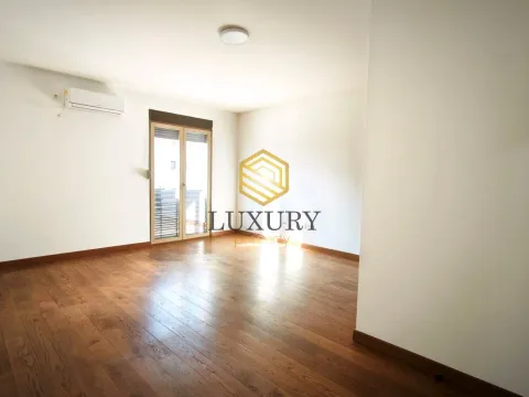 Izdavanje, dvosoban stan, 56m², City Kvart, Podgorica - image 4