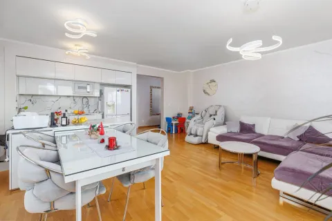 Sale, three bedroom apartment, 104m², Bečići, Budva - image 3