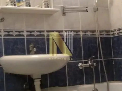 Izdavanje, trosoban stan, 80m², Novi Sad, Srbija - image 10