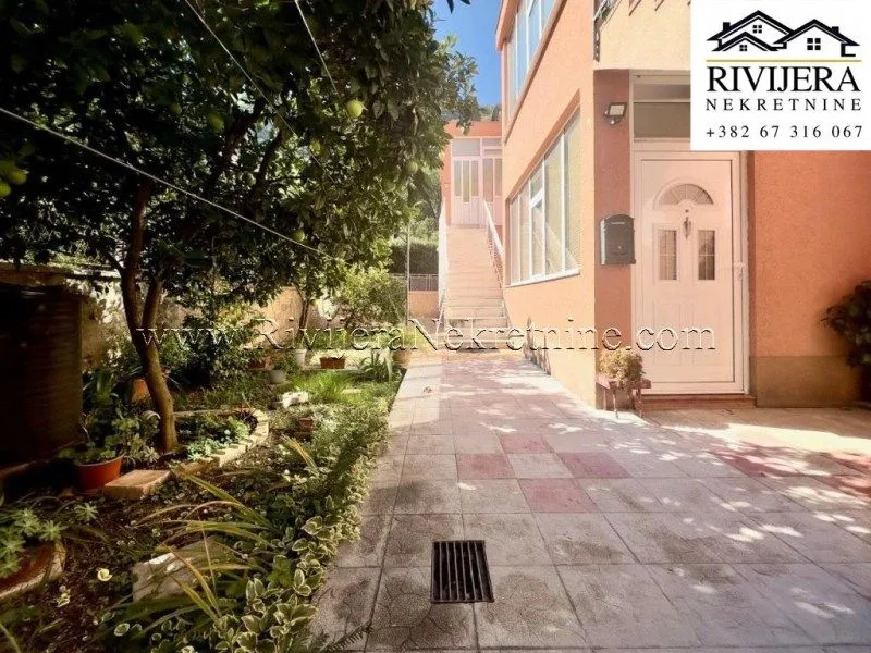 Prodaja, kuća, 167m², Škaljari, Kotor