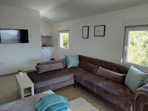 Rent, studio apartment, 35m², Podi, Herceg Novi - image 5