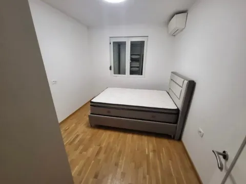 Izdavanje, jednosoban stan, 58m², Obala Đuraševića, Tivat - image 10