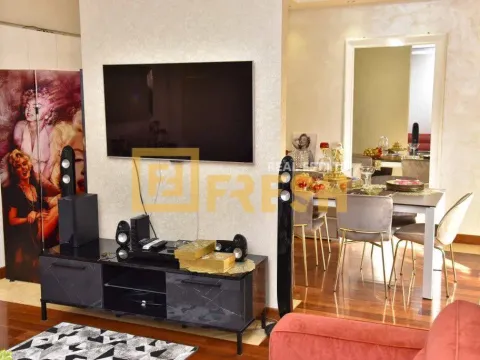 Izdavanje, četvorosoban stan, 140m², Centar, Podgorica - image 5