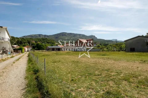 Zemljište in Doljani