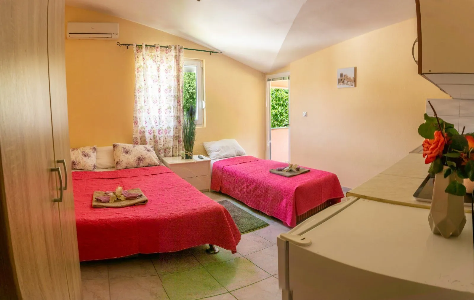 Prodaja, kuća, 700m², Lastva Grbaljska, Kotor