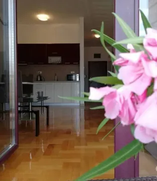 Sale, one bedroom apartment, 47m², Bečići, Budva - image 13