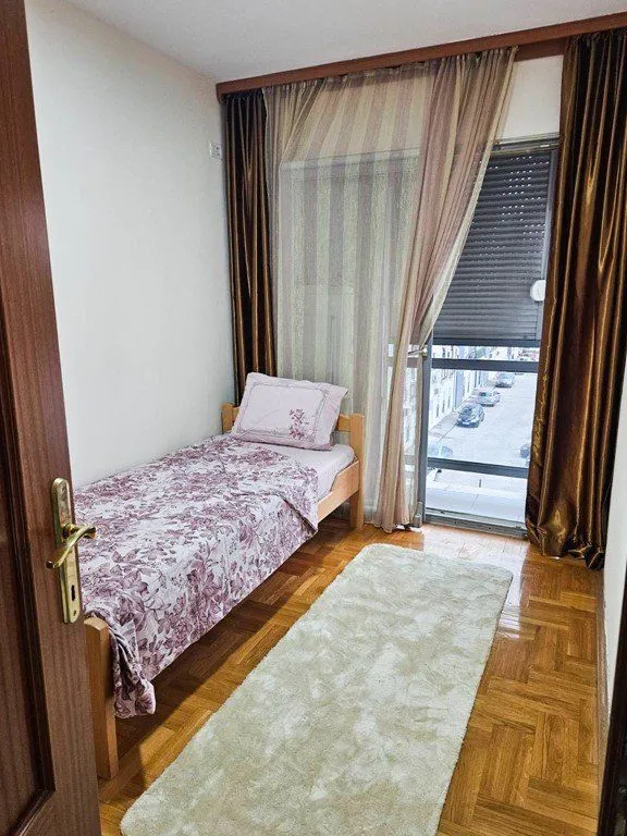 Izdavanje, jednosoban stan, 40m², Podgorica, Crna Gora