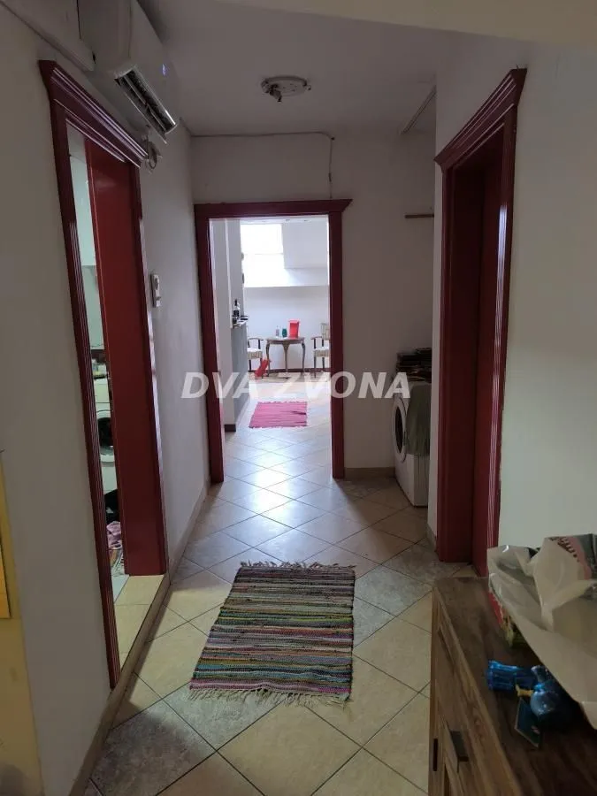 Prodaja, trosoban stan, 85m², Centar, Novi Sad