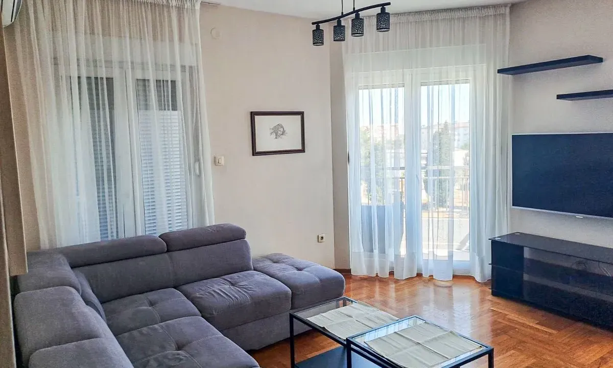 Izdavanje, dvosoban stan, 65m², Zabjelo, Podgorica