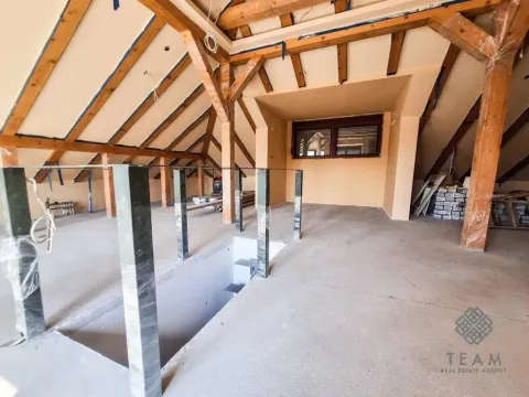 Prodaja, kuća, 228m², Dalmatinska ulica, Podgorica - image 23