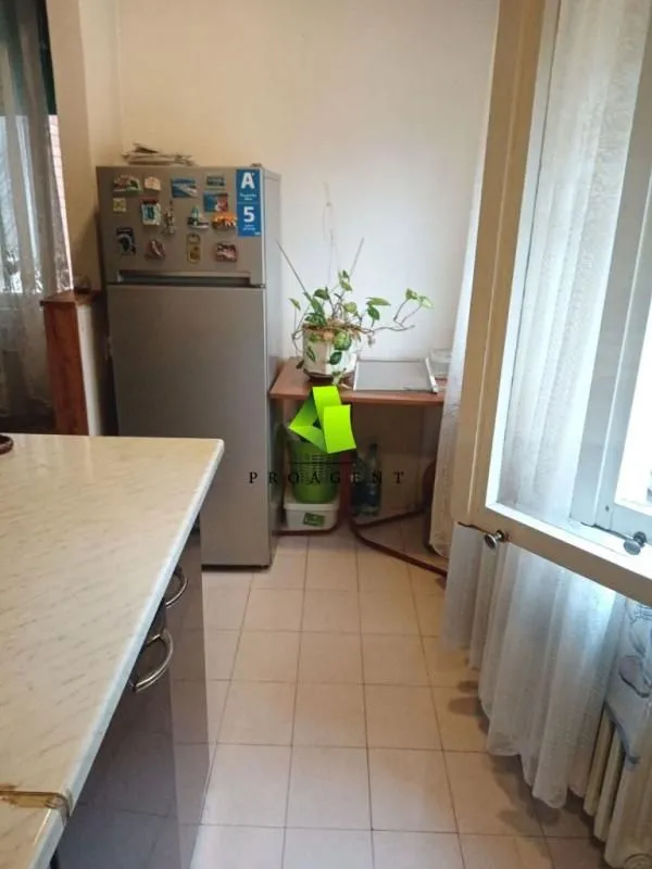 Prodaja, četvorosoban stan, 80m², Palilula, Niš