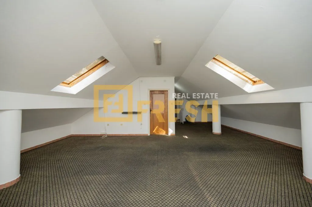 Rent, office space, 1000m², Centar, Podgorica
