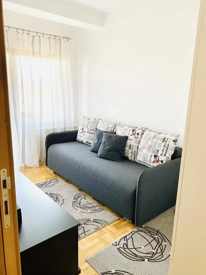 Izdavanje, jednosoban stan, 52m², Centar, Niš