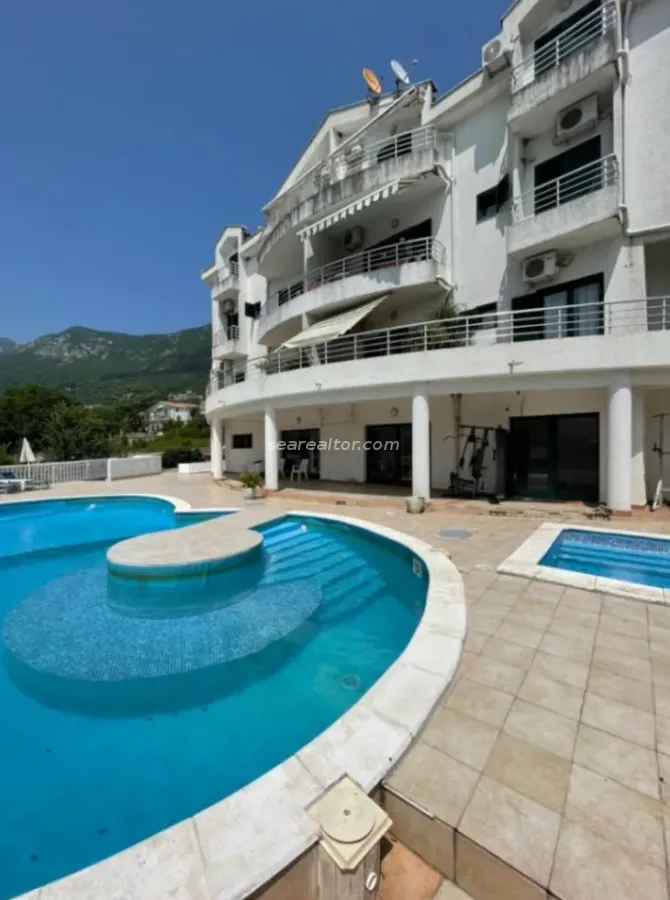 Sale, office space, 189m², Risan, Kotor