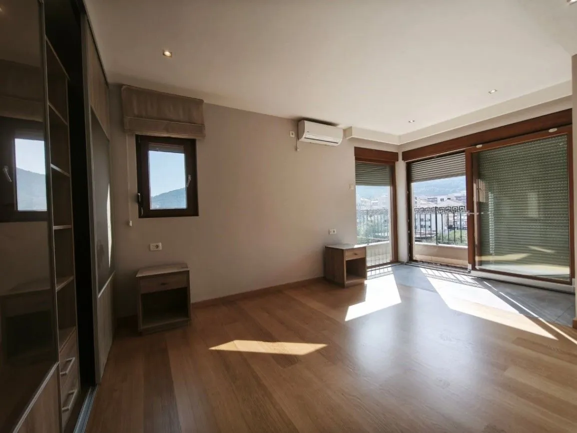 Sale, two bedroom apartment, 140m², Centar, Budva