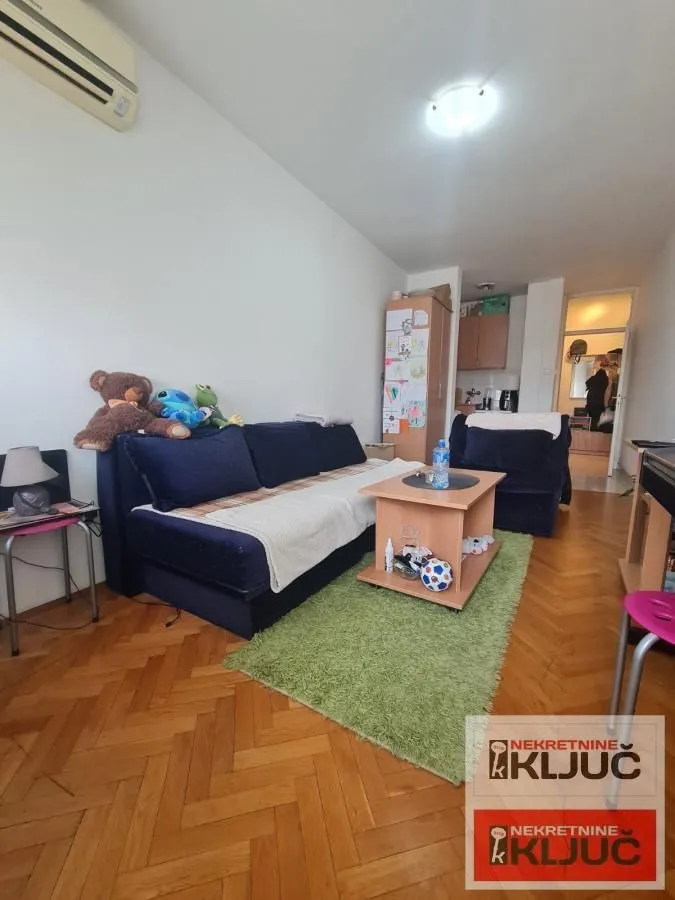 Izdavanje, dvosoban stan, 52m², Sajmište, Novi Sad