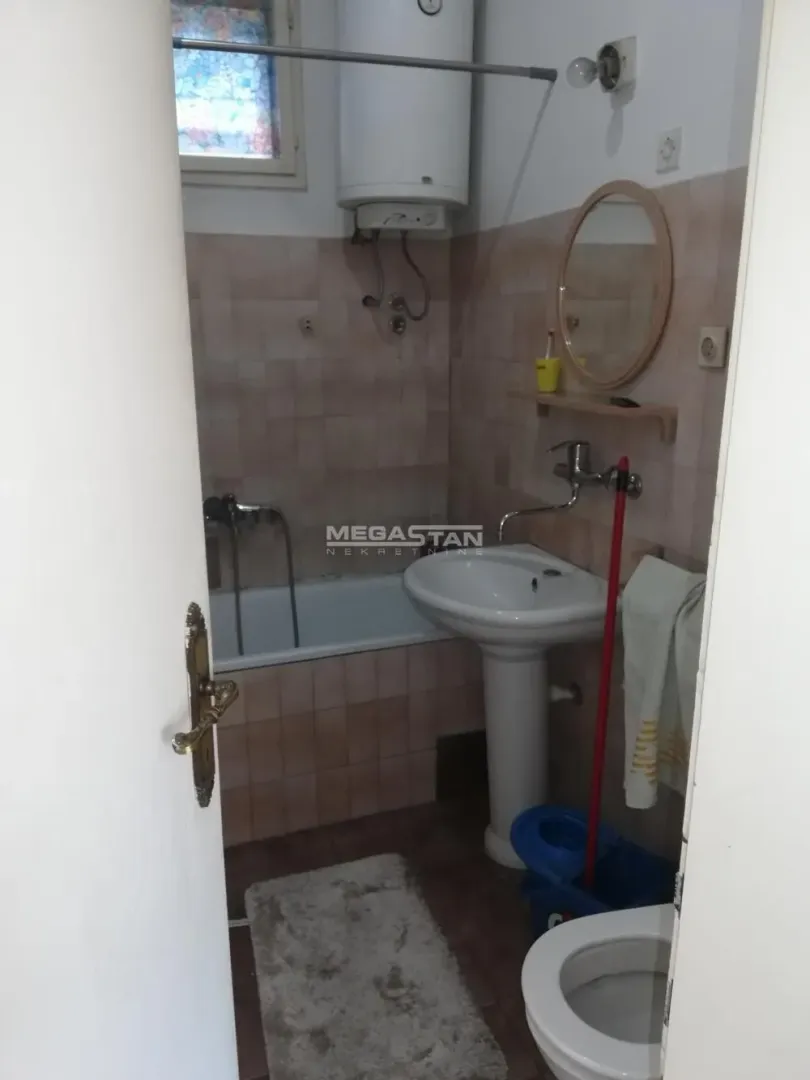 Prodaja, kuća, 181m², Zemun Gornji Grad, Zemun Sve Podlokacije