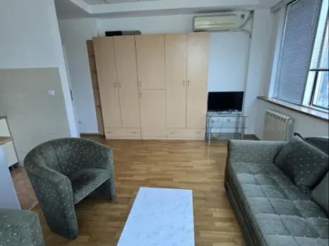 Rent, studio apartment, 28m², Bulevar Oslobodjenja, Novi Sad Sve Podlokacije - image 3