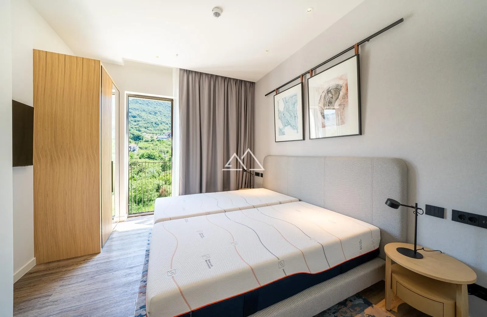 Prodaja, dvosoban stan, 91m², Centar, Tivat