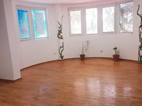 Izdavanje, kuća, 180m², Čukarica, Beograd - image 6