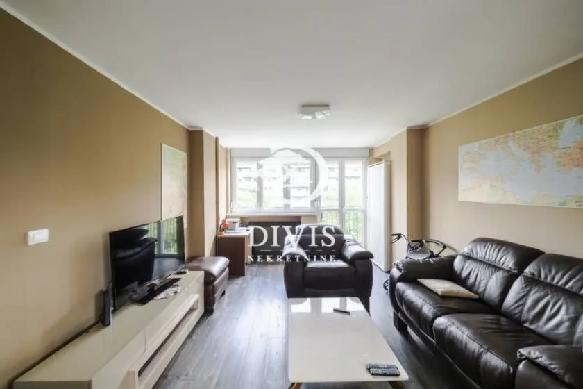 Prodaja, dvosoban stan, 58m², Zemun Sve Podlokacije, Beograd