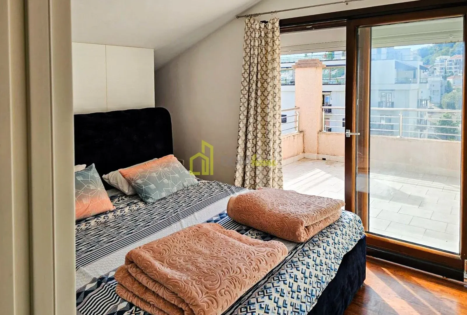 Izdavanje, trosoban stan, 124m², Babin Do, Budva