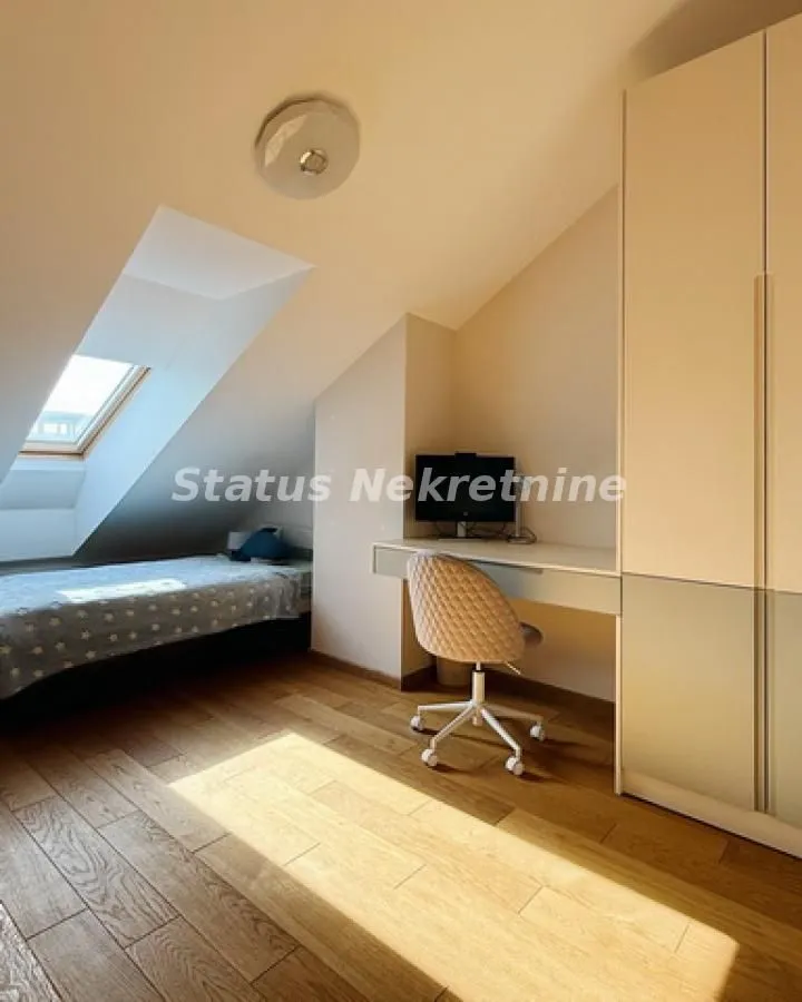 Prodaja, stan, 112m², Centar, Novi Sad