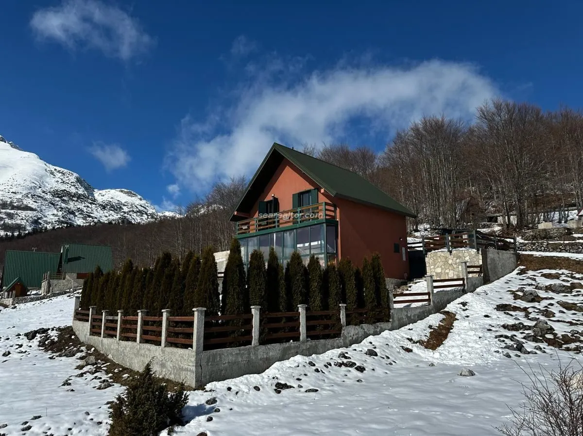 Prodaja, kuća, 180m², Žabljak, Crna Gora