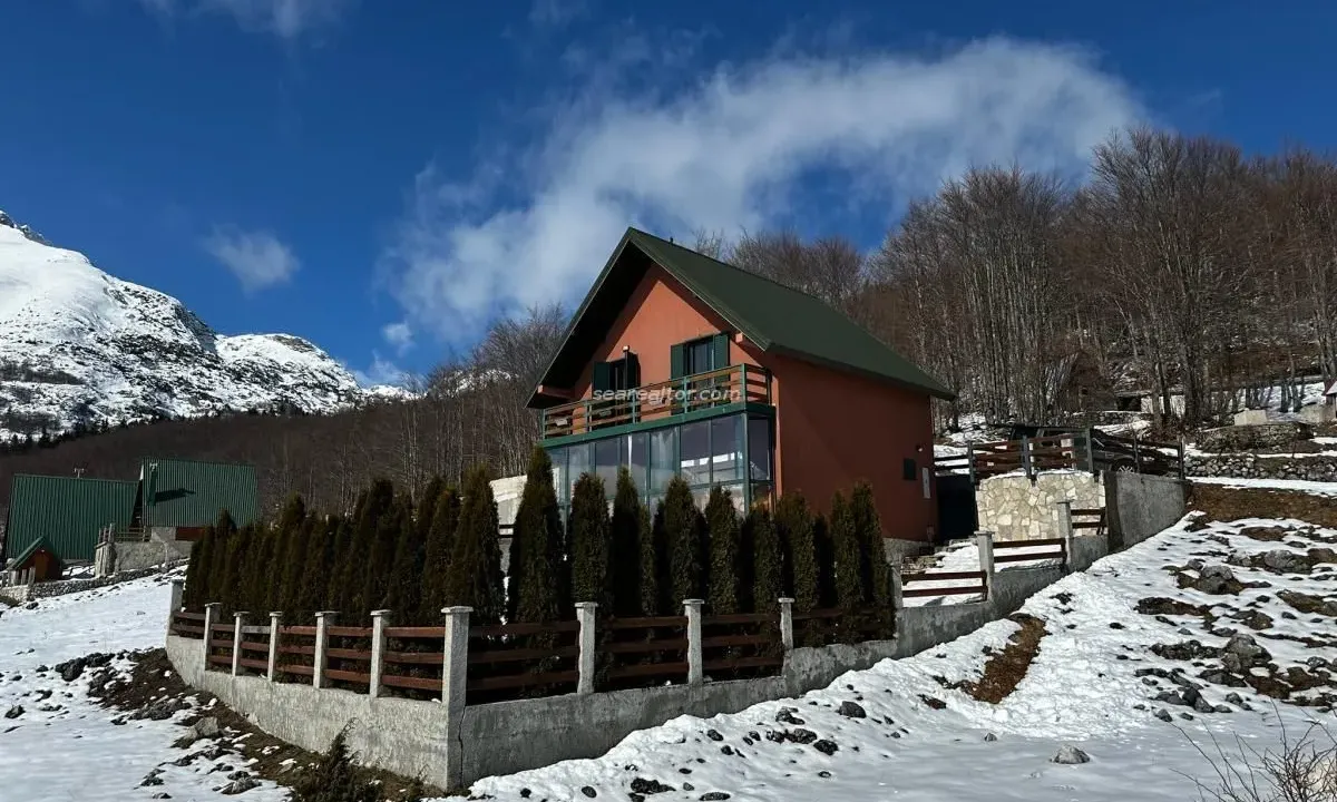 Prodaja, kuća, 180m², Žabljak, Crna Gora