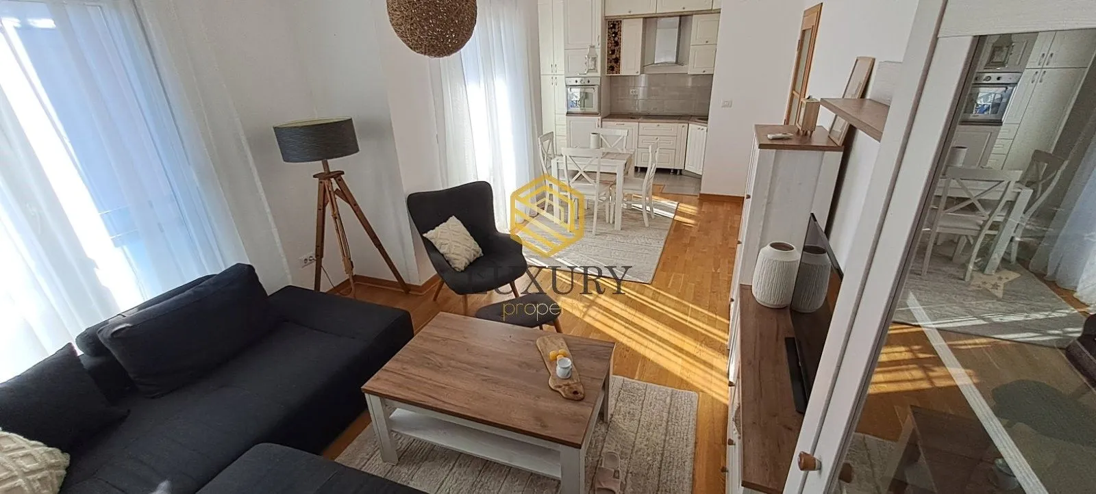 Izdavanje, jednosoban stan, 50m², City Kvart, Podgorica