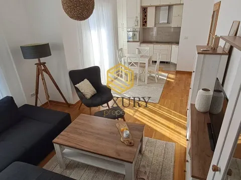 Izdavanje, jednosoban stan, 50m², City Kvart, Podgorica - image 8