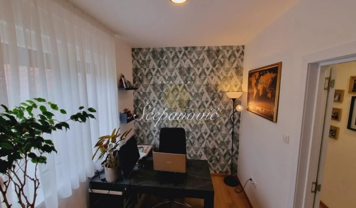 Prodaja, četvorosoban stan, 100m², Adice, Novi Sad Sve Podlokacije