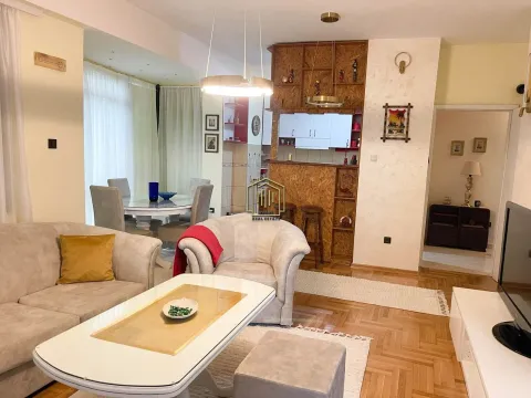 Rent, two bedroom apartment, 76m², Podgorica, Crna Gora - image 2