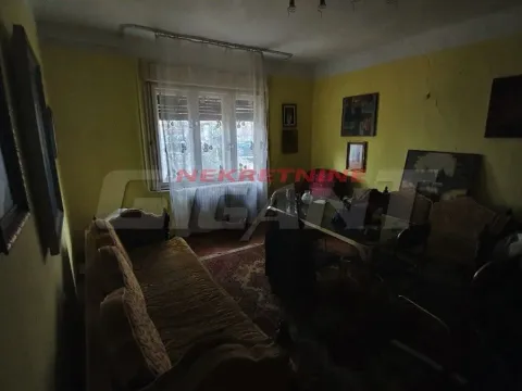 Sale, house, 125m², Kluz, Zvezdara Sve Podlokacije
