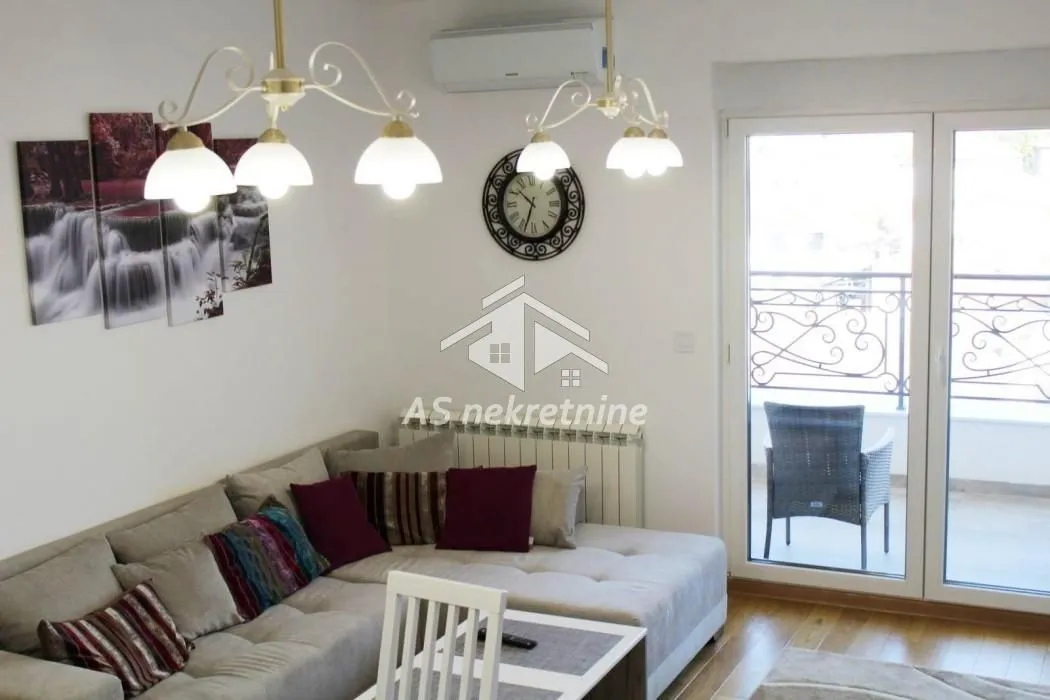 Izdavanje, dvosoban stan, 50m², Lekino Brdo, Voždovac Sve Podlokacije