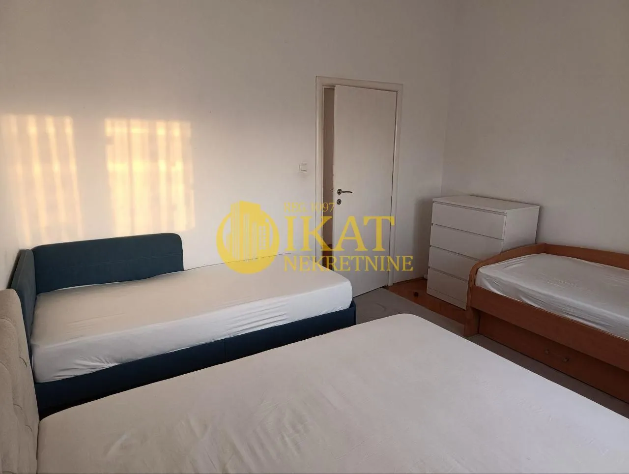 Rent, three bedroom apartment, 80m², Savski Venac, Beograd