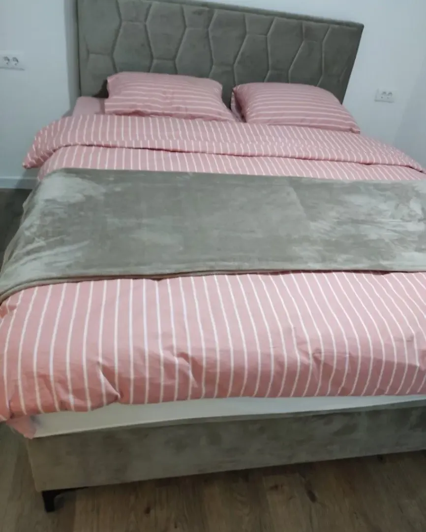 Izdavanje, trosoban stan, 65m², Sušćepan, Herceg Novi