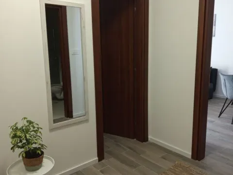 Izdavanje, jednosoban stan, 50m², Radanovići, Kotor - image 2