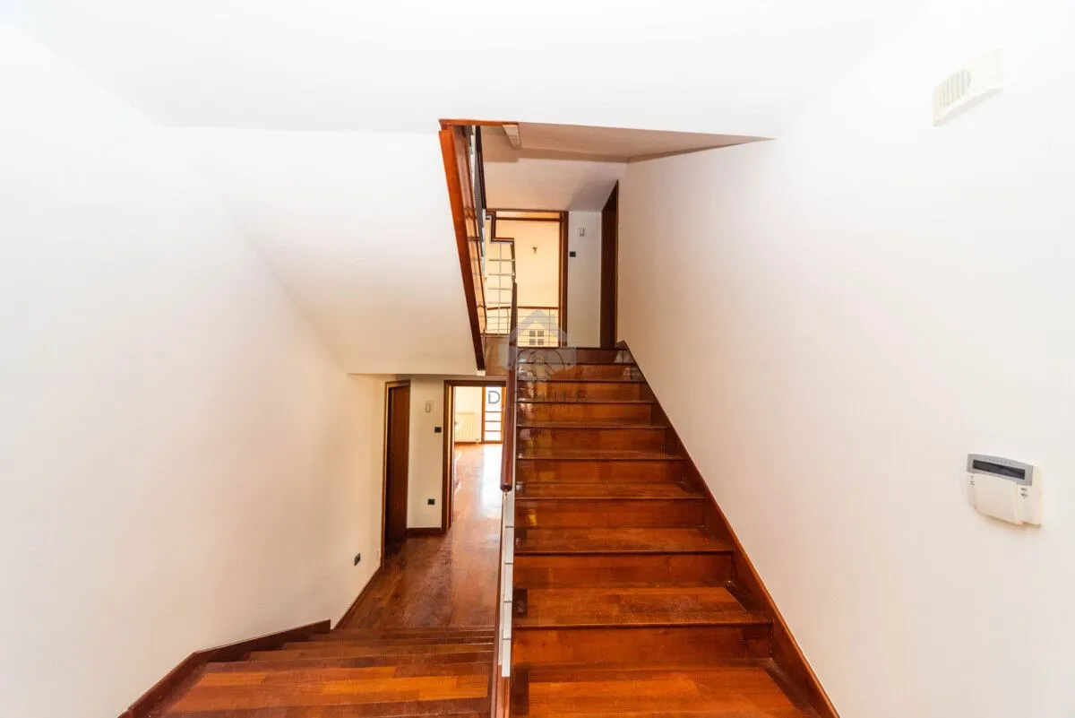Rent, house, 270m², Gorica C, Podgorica