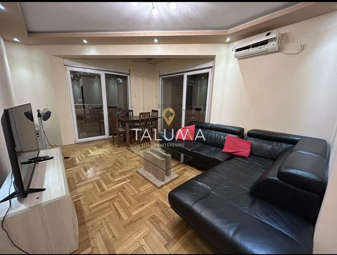 Izdavanje, dvosoban stan, 63m², City Kvart, Podgorica