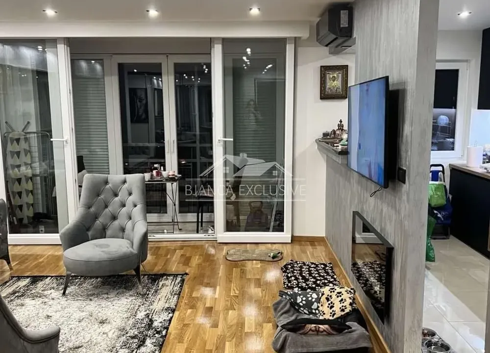 Prodaja, dvosoban stan, 60m², Novi Beograd Blok 28, Novi Beograd Sve Podlokacije