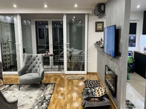 Sale, two bedroom apartment, 60m², Novi Beograd Blok 28, Novi Beograd Sve Podlokacije