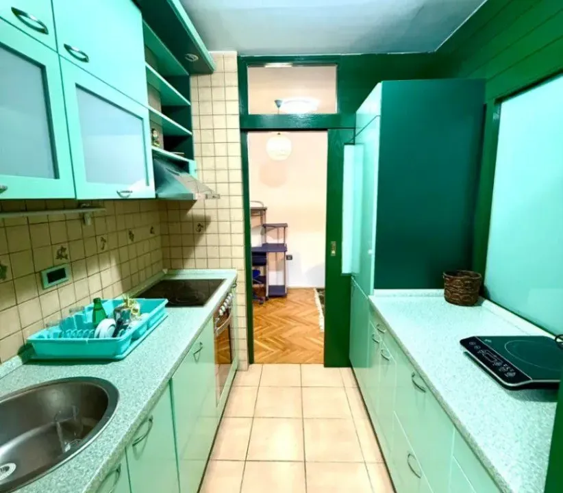 Izdavanje, dvosoban stan, 78m², Blok 5, Podgorica