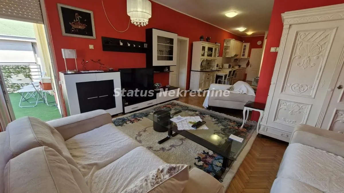 Prodaja, četvorosoban stan, 120m², Centar, Novi Sad