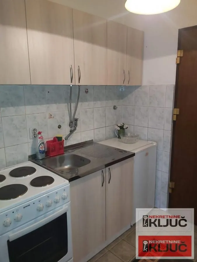 Izdavanje, garsonjera, 24m², Grbavica, Novi Sad Sve Podlokacije