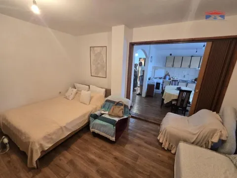 Izdavanje, kuća, 70m², Petrovaradin, Novi Sad - image 8