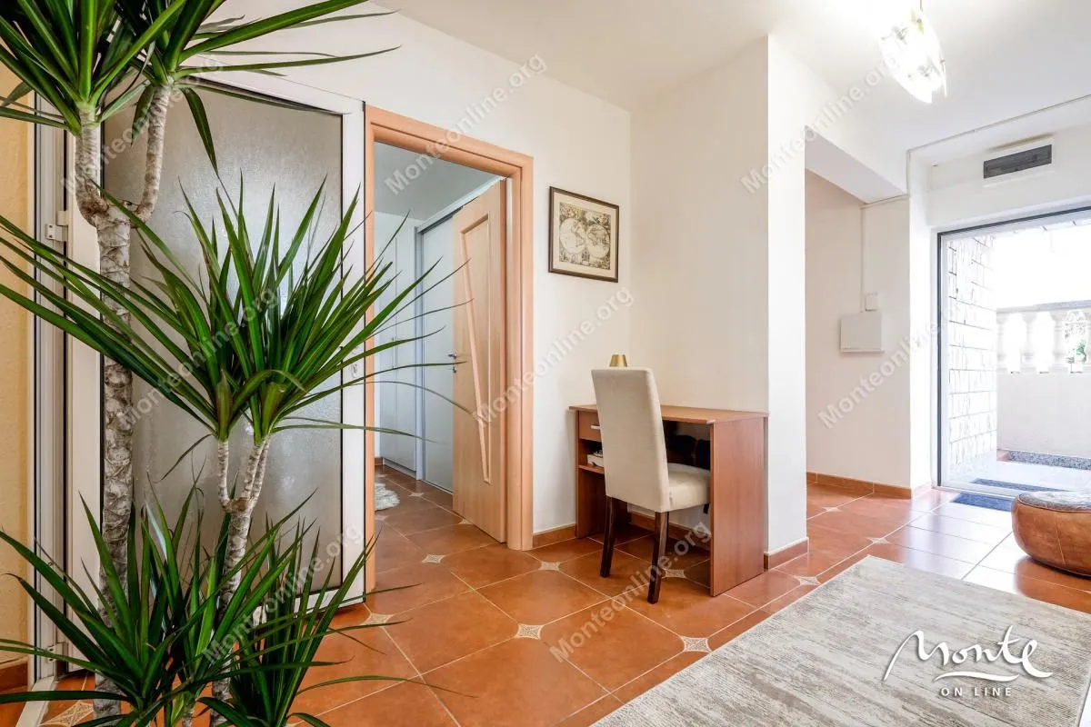 Prodaja, kuća, 210m², Krašići, Tivat