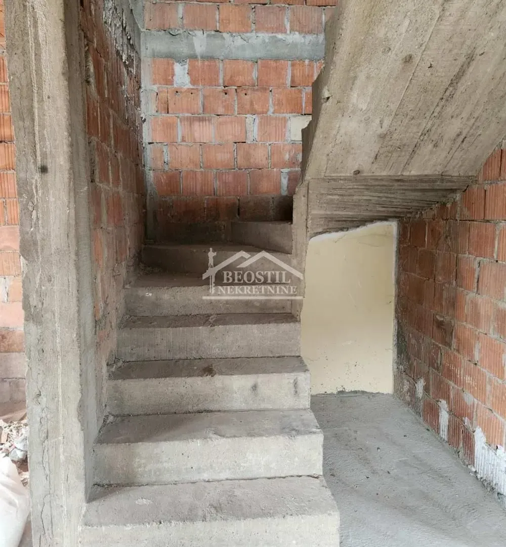 Prodaja, četvorosoban stan, 100m², Zemun Sve Podlokacije, Beograd