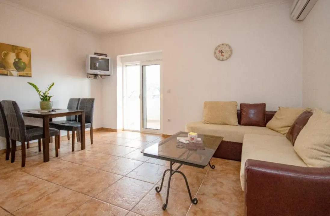 Stan-na-dan, jednosoban stan, 56m², Buljarica, Budva